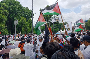  Ribuan Massa Geruduk Kedubes AS